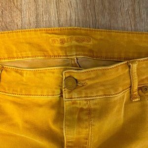 Mustard skinny jeans